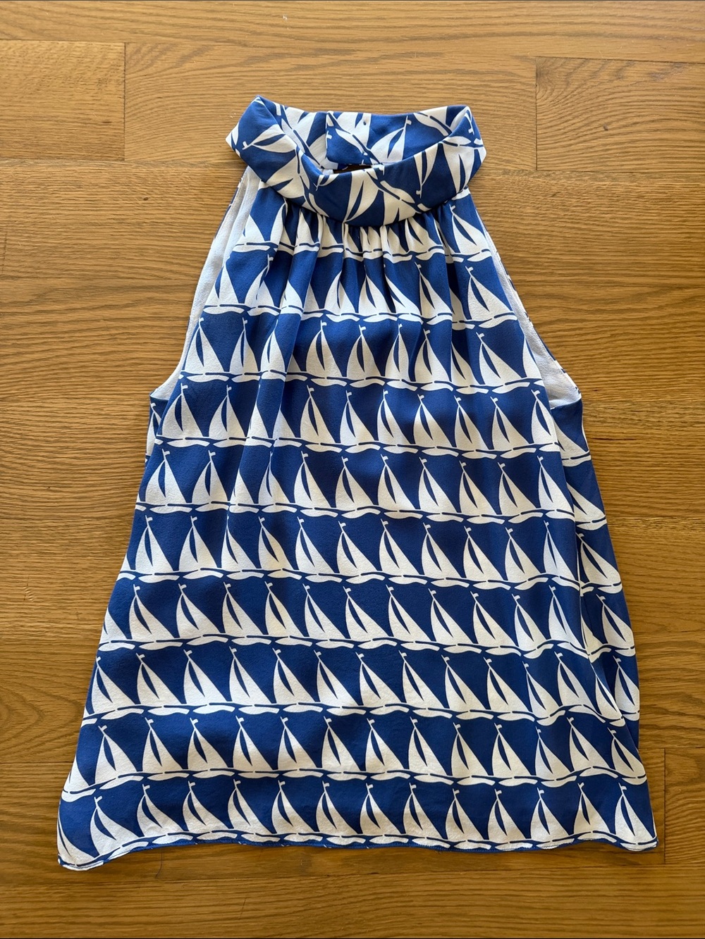 Milly halter top sailboats size 6 all silk